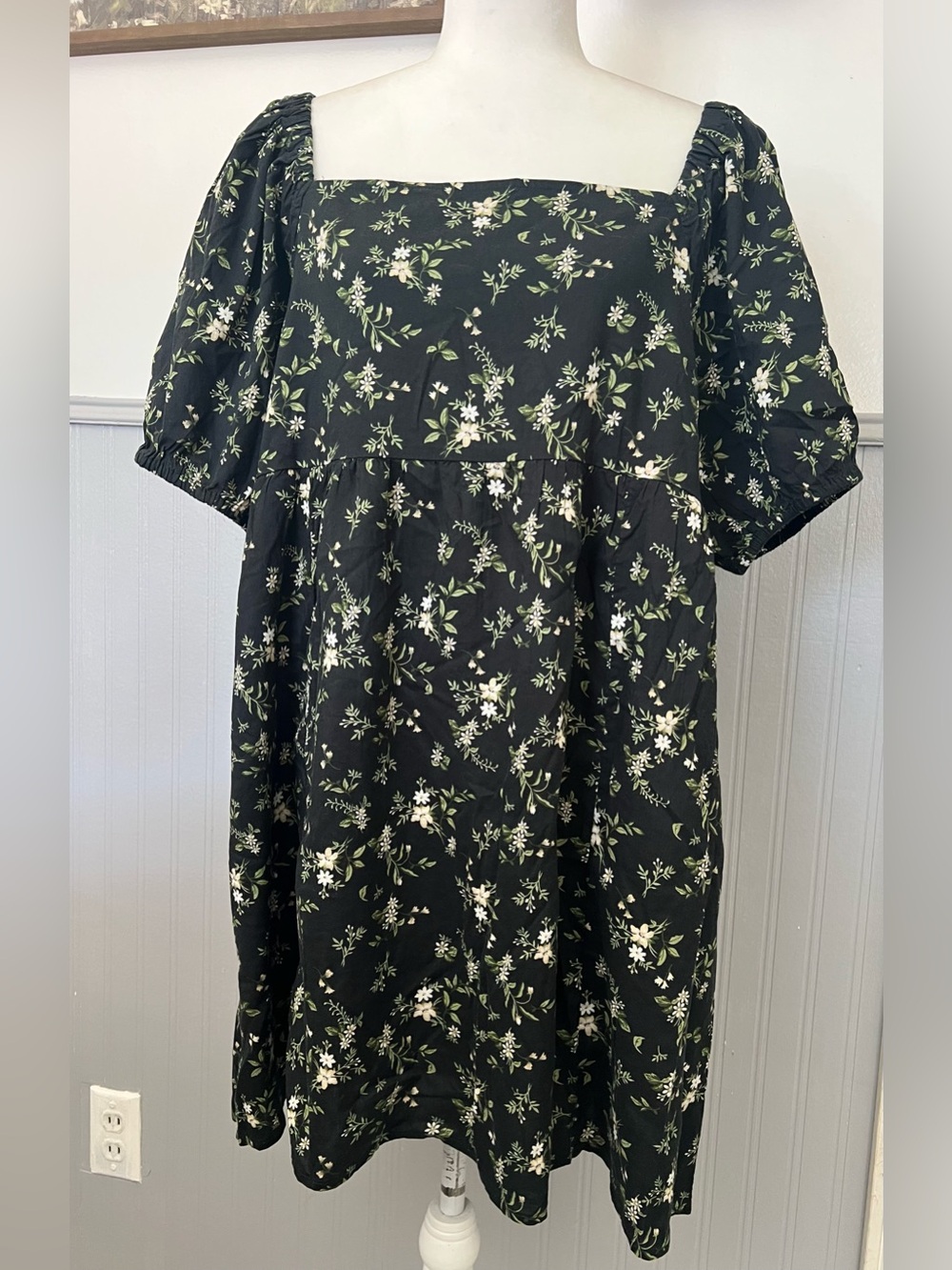 Old Navy Floral Mini Dress / Women’s size: XL Petite / Cottagecore / Summer